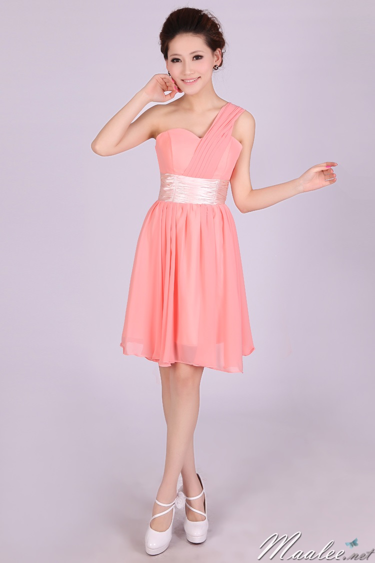 พร้อมส่ง ชุดราตรีสั้น บ่าเฉียง สีโอรส คอเว้า Sweet Heart คาดเอวผ้าซาติน