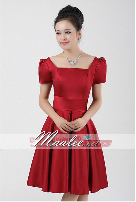 พร้อมส่ง ชุดราตรีสั้น สีแดง เรียบหรู แขนตุ๊กตา ผ่า V ด้านหลัง