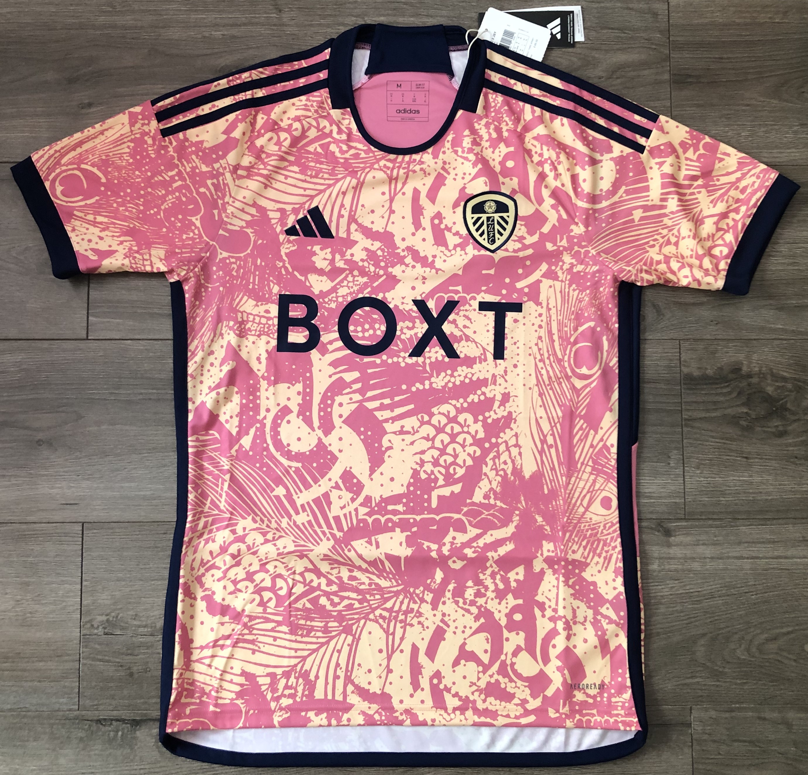 เสื้อฟุตบอล ทีมสโมสรลีดส์ ยูไนเต็ด ชุดเยือน 2023/24 ใหม่ M-Size / LEEDS UNITED Football Shirt Away Kit 2023/24 Jersey NEW M-Size