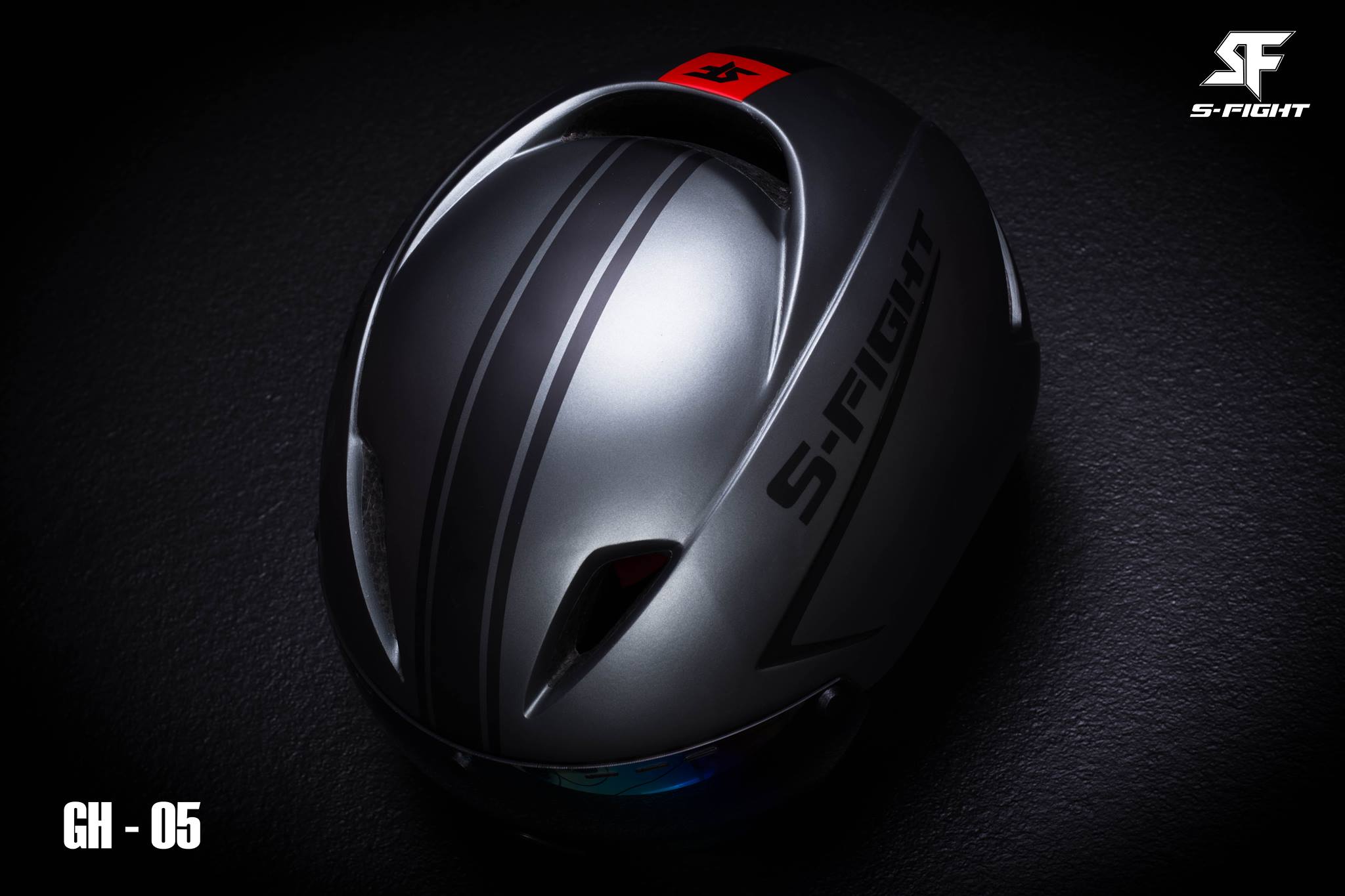 หมวก S-Fight AERO HELMET, GH-05 รอบศรีษะ 54-58 cm มีแว่นในตัว แว่นเป็นแบบแม่เหล็ก ถ้าไม่ใช้พลิกแว่นเก็บได้