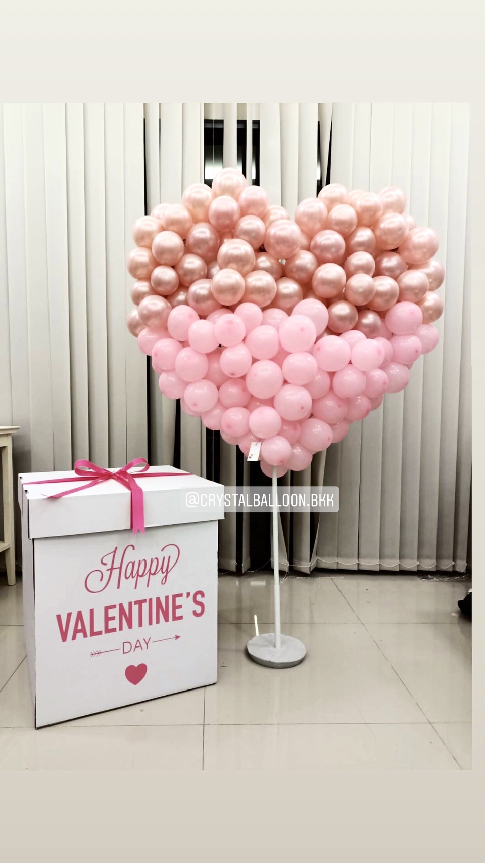 Stand Giant Heart ขนาด ความกว้าง 100 ซม. สามารถเปลี่ยนลูกโป่งได้ ( ราคายังไม่รวมกล่อง )