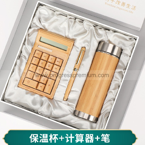 Gift Set กระบอกน้ำไม้ ปากกาไม้ เครื่องคิดเลขไม้