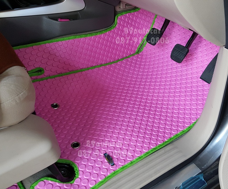 ยางปูพื้นรถยนต์เข้ารูป Nissan Navara Cab 2016 ลายกระดุมสีชมพูขอบเขียว