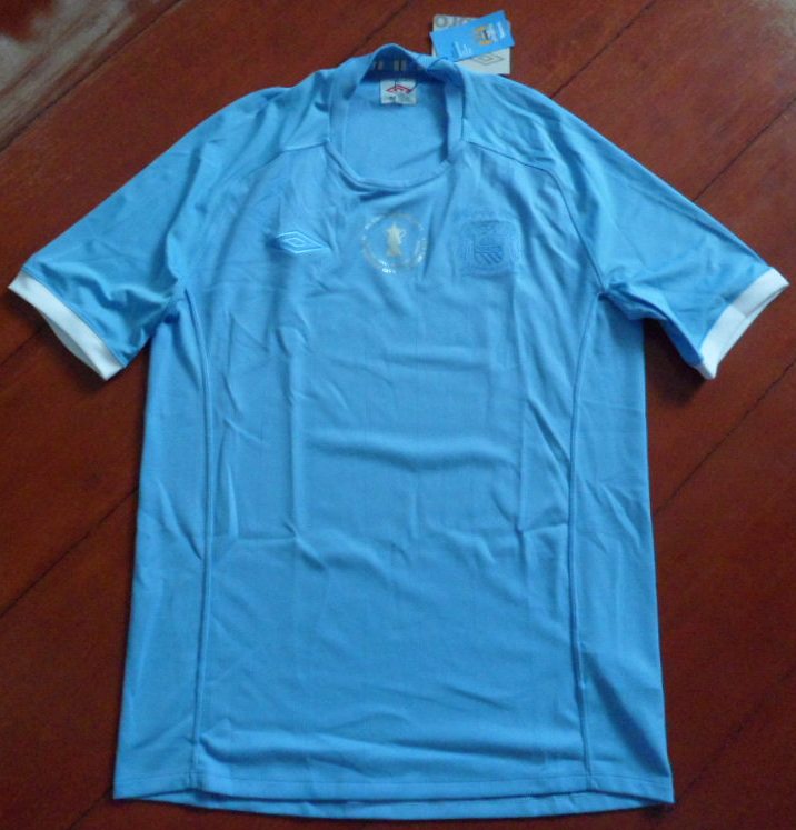 เสื้อฟุตบอล ทีมสโมสรแมนเชสเตอร์ ซิตี้ ชุดพิเศษ FA Cup Winners 2011 Tonal Special Edition ใหม่ M (40)-Size / MANCHESTER CITY Football Shirt Special Kit FA Cup Winners 2011 Tonal Special Edition Jersey NEW M (40)-Size