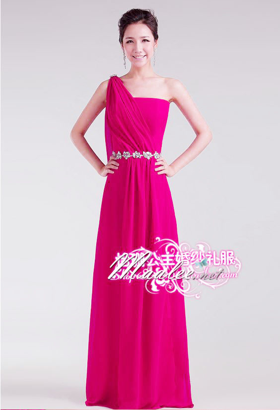 พร้อมส่ง ชุดราตรียาว ไหล่เดียว สีชมพู Hot pink จับเตรปสไตล์กรีก คาดคริสตัลช่วงเอว