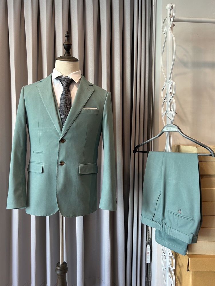 พร้อมเช่า เสื้อสูทชาย สีเขียวมิ้นต์เข้ม สีเขียวพาสเทล Dark Pastel Mint Green (พร้อมเสื้อกั๊ก)