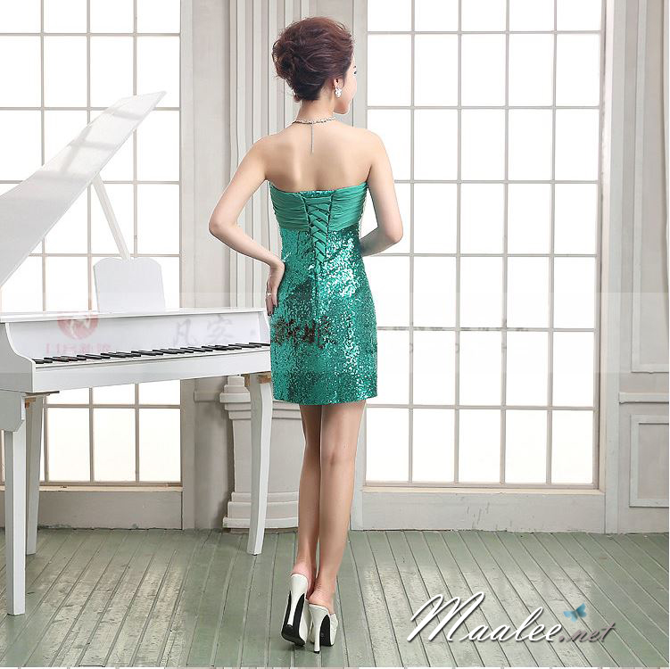 พร้อมเช่า ชุดราตรีสั้น เกาะอก สีเขียวเข้ม เข้ารูปปักเลื่อม อกแต่งผ้าชีฟอง หางปลาสามารถถอดได้