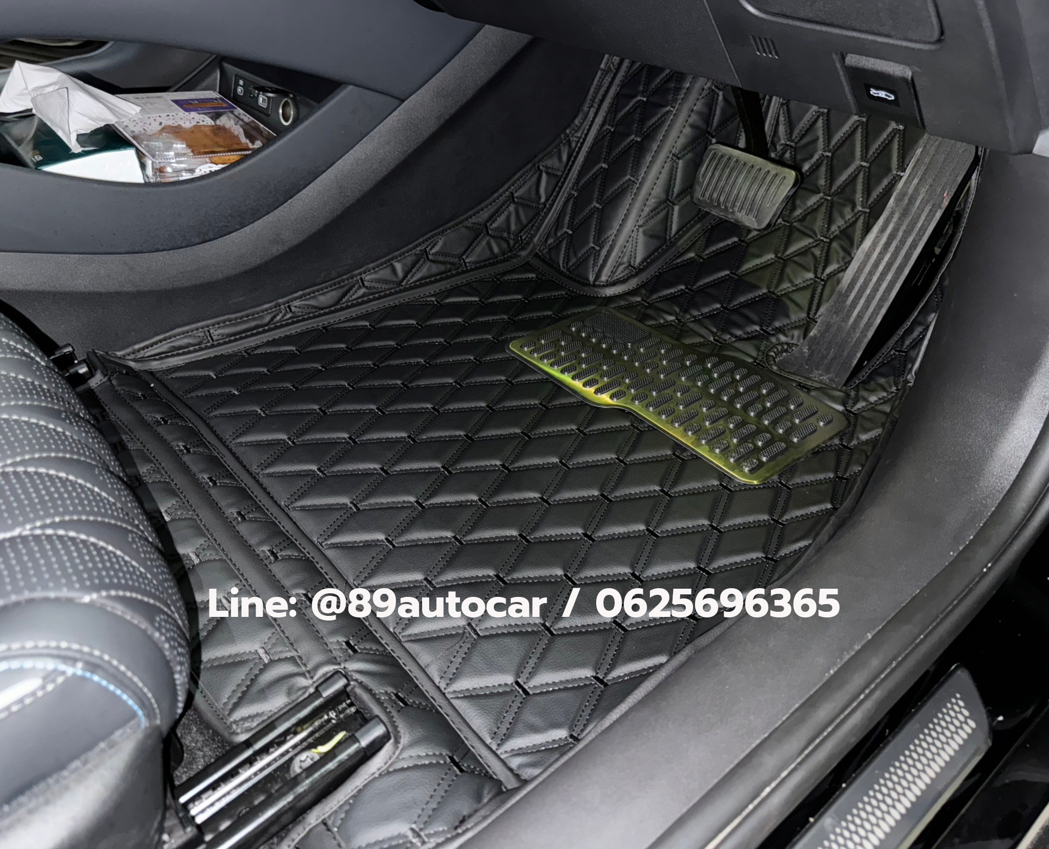 พรมปูพื้นรถยนต์ BYD Seal (บีวายดี ซีล) ปูพรมVVIP สีดำด้ายดำ ในห้องโดยสาร