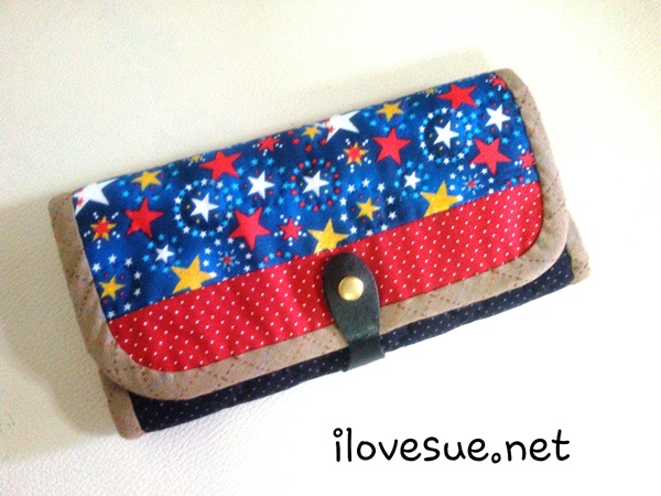 กระเป๋าสามพับใบยาว ผ้าคอตตอนอเมริกาลายดาว - สินค้าพร้อมส่ง