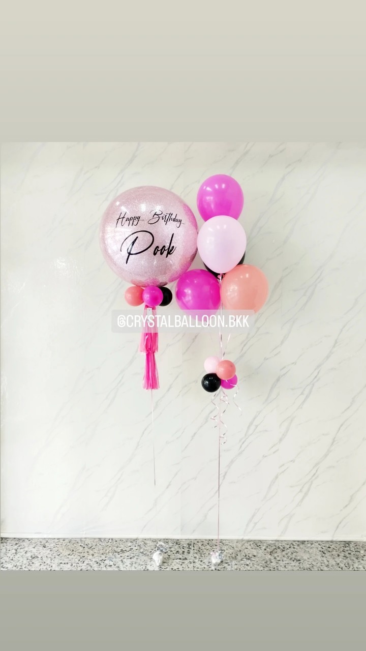 ลูกโป่ง วันเกิด Bubble ขนาด 24" กลิตเตอร์สีชมพู 1 ลูก พร้อม ช่อลูกโป่ง ช่อ 5 ลูก Theme Black Pink พร้อมตกแต่ง สามารถเปลี่ยนสีลูกโป่ง/เปลี่ยนข้อความ/เปลี่ยนขนาดได้