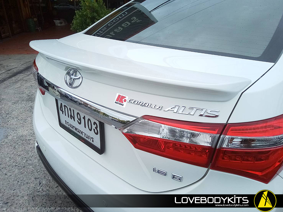 สปอยเลอร์แนบ มีไฟเบรก : ALTIS 2014-2018