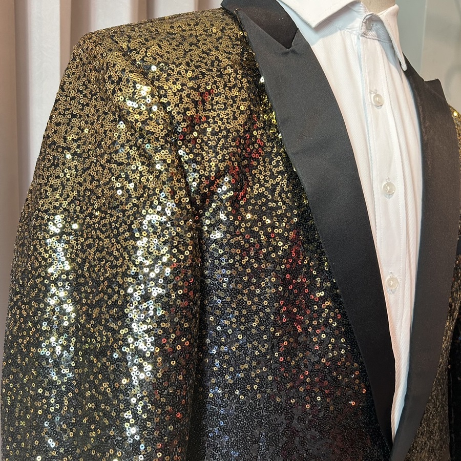 พร้อมเช่า เสื้อสูทชาย สูทแฟชั่น สูทกลิตเตอร์ ไล่สี สีทองดำ