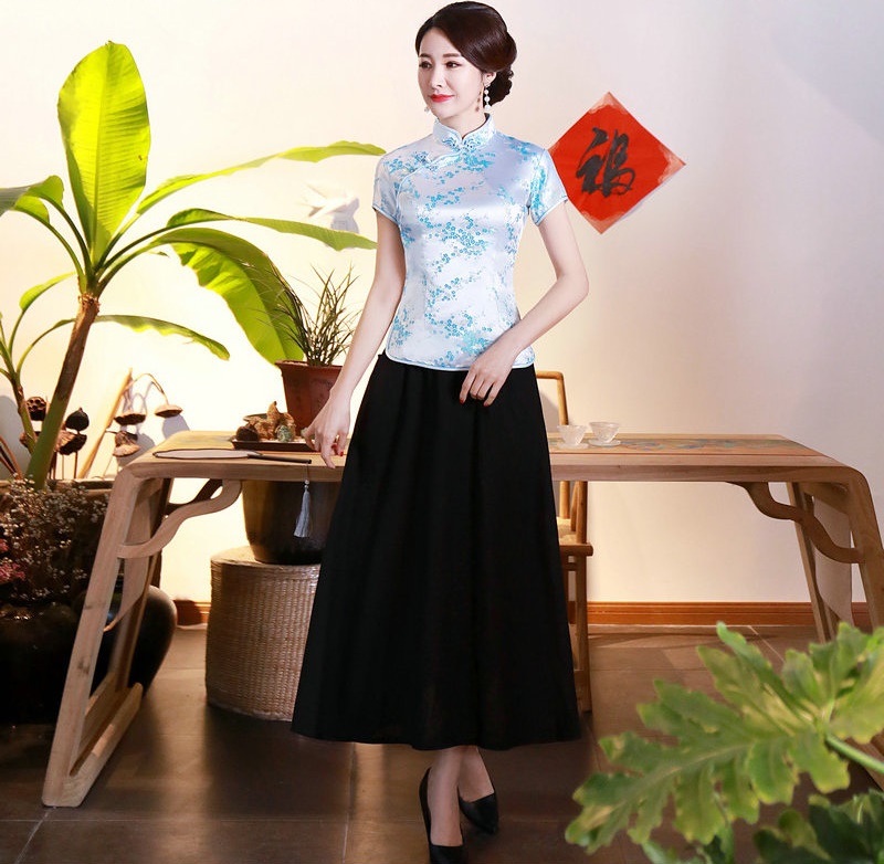 Pre-order เสื้อกี่เพ้า สีฟ้า ลายดอกเหมย ผ้าไหมจีน กุ๊นขอบ ตัดเย็บอย่างดี