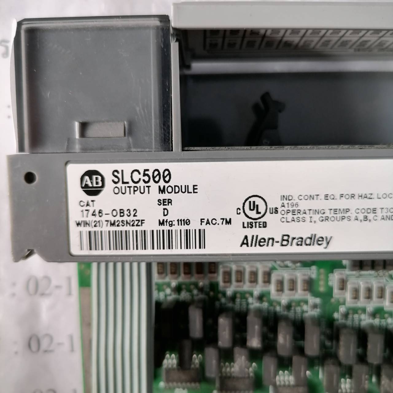 PLC " ALLEN-BRADLEY " รุ่น 1746-OB32