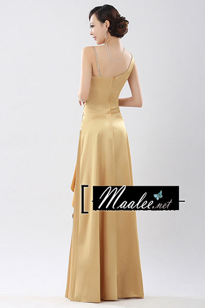 พร้อมเช่า ชุดราตรียาว ไหล่เฉียง สีทอง จับจีบที่เอว คอประดับลูกปัดคริสตัลสวยหรู