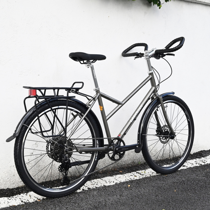 Darkrock Haikui Retro Bike 26 นิ้ว – จักรยานทัวร์ริ่งเหล็กโครโมลี่ 11 สปีด Shimano CUES U6000 พร้อมดิสก์เบรก | จักรยานทัวร์ริ่งระยะไกลคุณภาพสูง