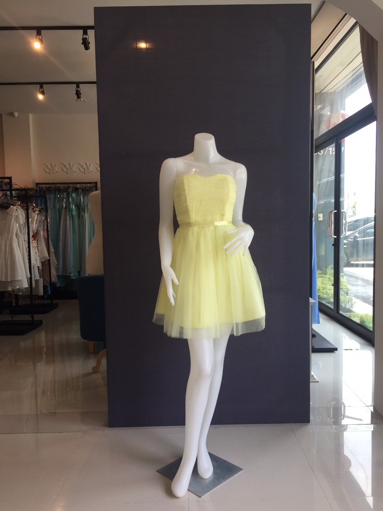 พร้อมส่ง ชุดราตรีสั้น เพื่อนเจ้าสาว แบบ A ผ้าแยกชิ้น ใส่แบบเกาะอก หรือ ปิดไหล่ก็ได้ สีเหลือง (จับสม๊อกด้านหลัง)