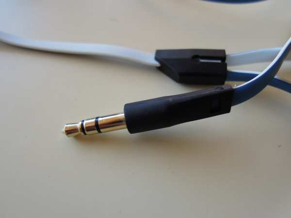 ขาย หูฟัง Sunrise Charm3 หูฟังดีไซน์เท่ห์ฟ้า-ขาว บอดี้โลหะ Soundstageกว้างขวางโอ่อ่า เบสเก็บตัวไว สายแบนขาวฟ้าสวยงาม