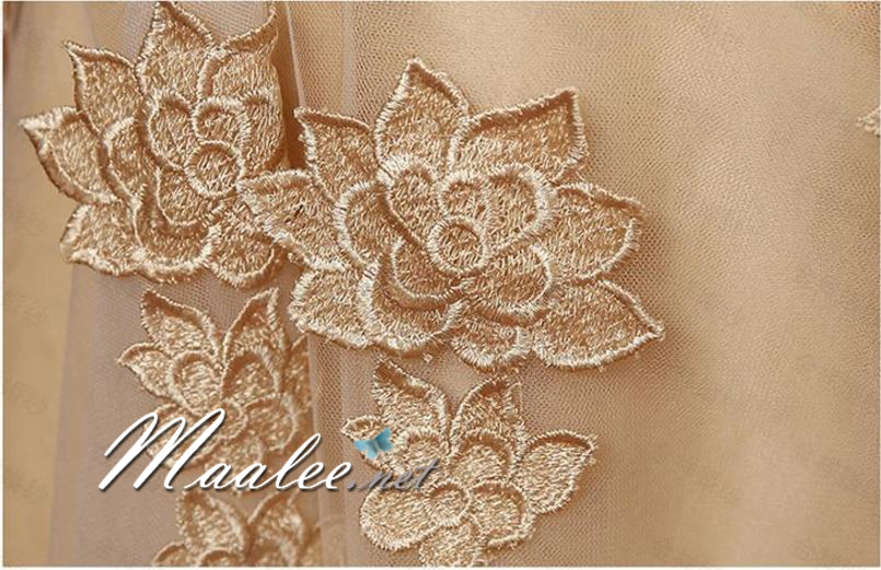 พร้อมเช่า ชุดราตรีสั้น หุ้มคอทรงคอจีน แขนกุด แต่งลูกไม้กระโปรงตาข่าย เพิ่มโบว์ช่วงเอว สวยหรู สีทอง (ซิปหลัง)