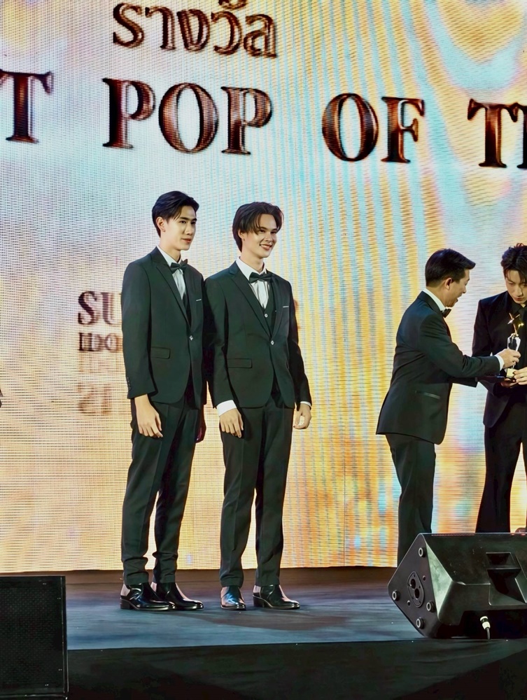 พร้อมเช่า ชุดสูทชาย สีดำ คลาสสิก รุ่นกระดุมเดียว (พร้อมเสื้อกั๊ก)