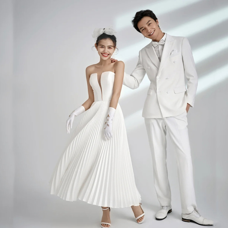 พร้อมเช่า ชุดสูทชาย สีขาว กระดุม 2 แถว