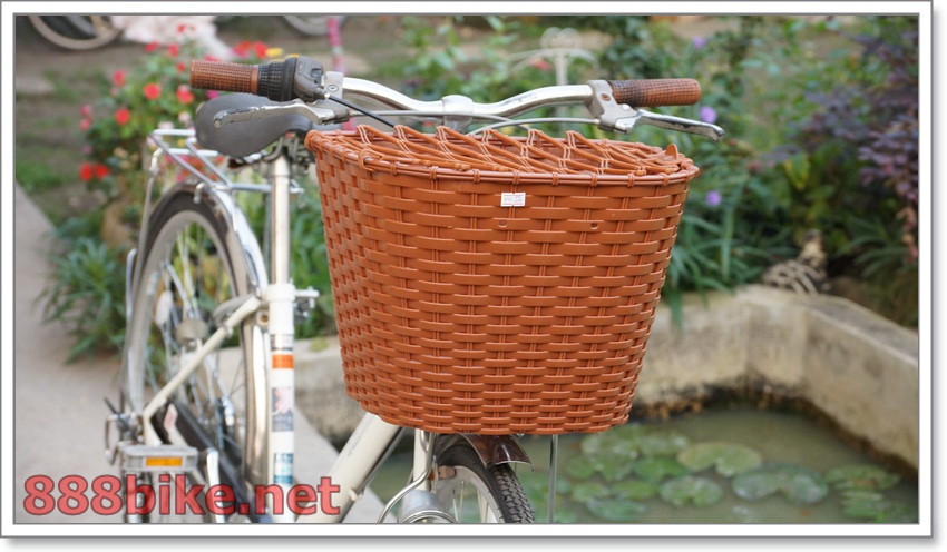 ตะกร้าจักรยาน BAKET04 สไตล์หวายเทียม พร้อมฝาปิด.มีแบบนูน ตะกร้าพลาสติก