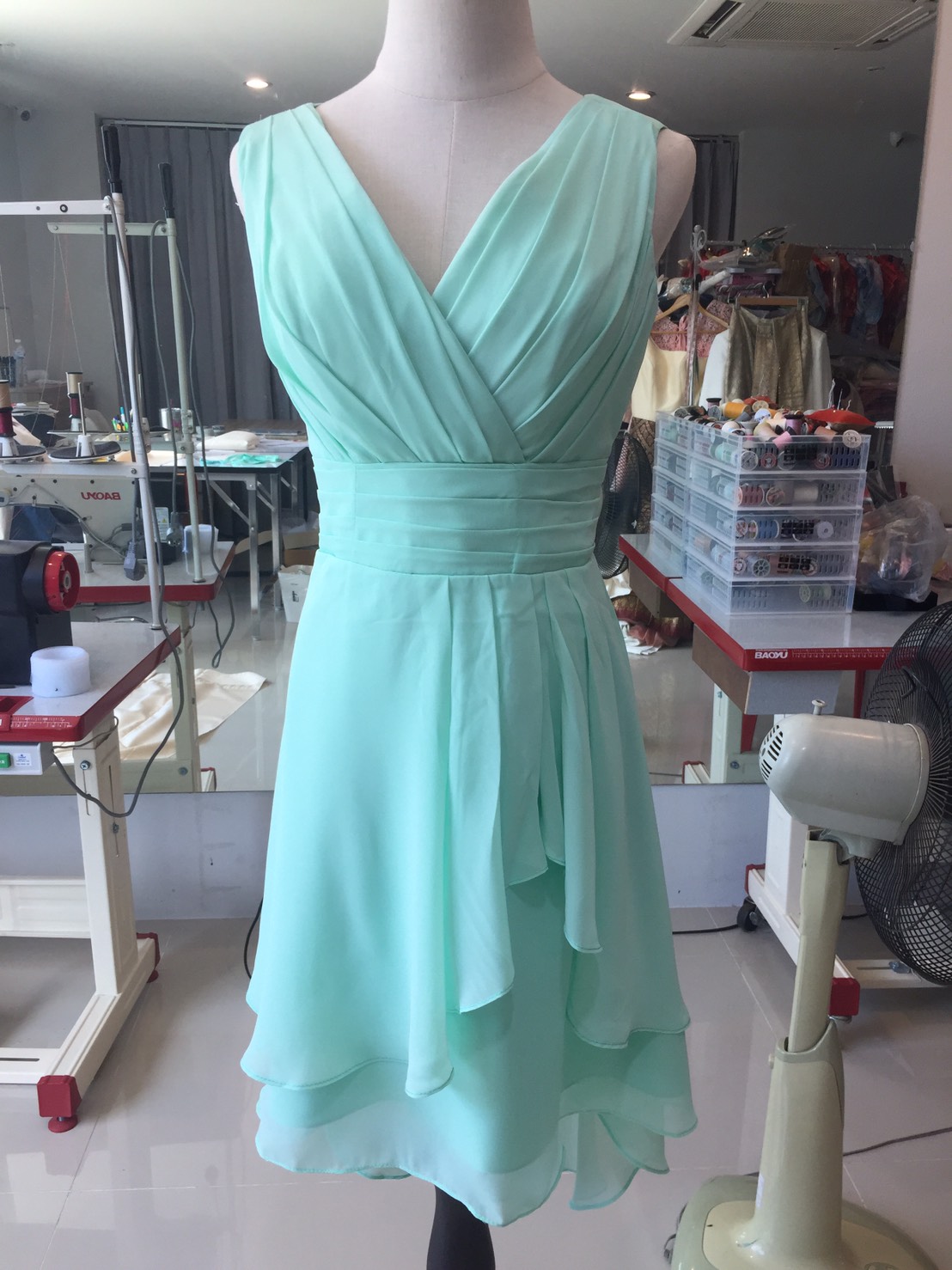 พร้อมส่ง ชุดราตรีสั้น ชุดเพื่อนเจ้าสาว สีเขียวอ่อน Green-001A