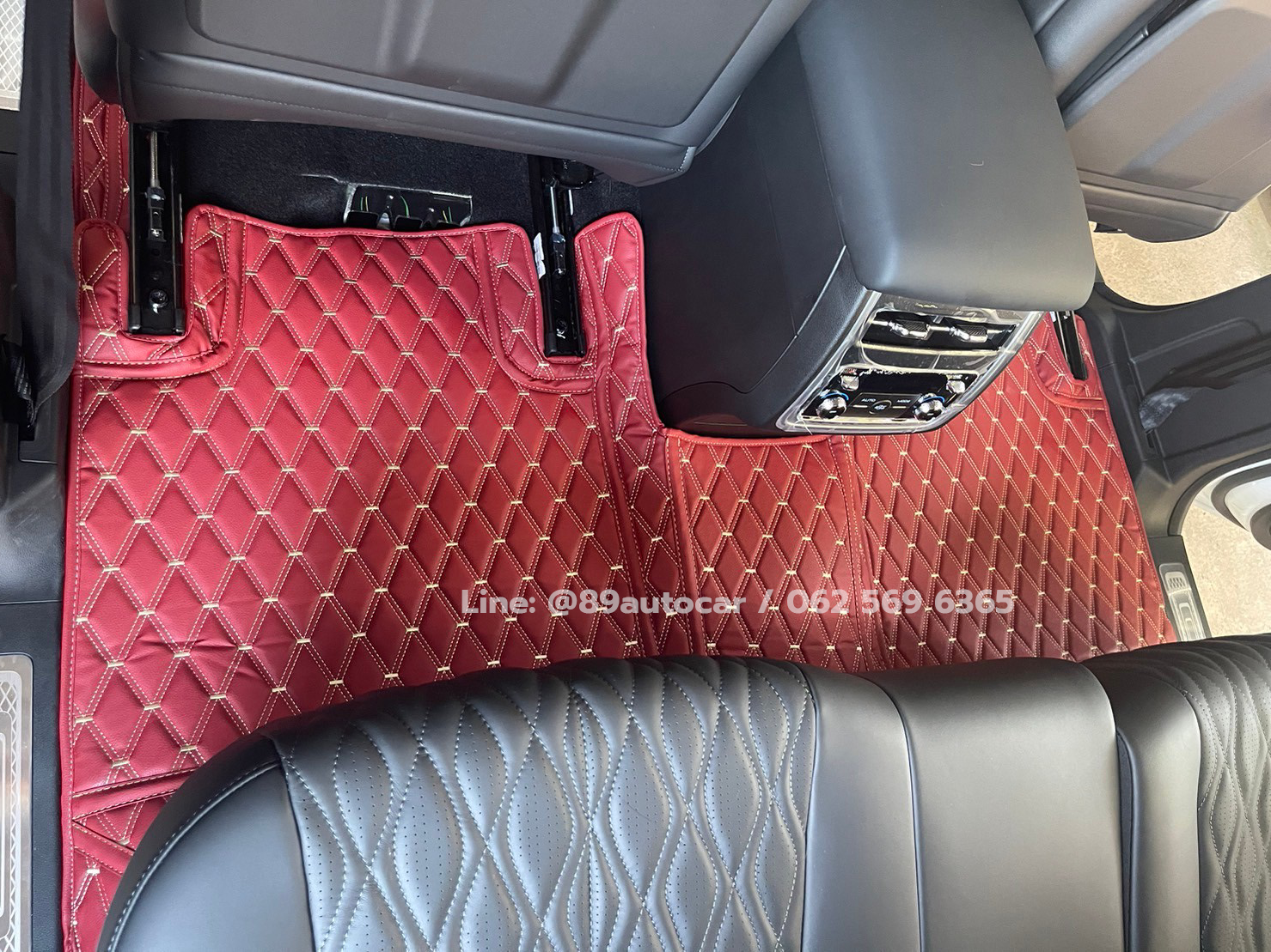 พรมปูพื้นรถยนต์ Tank500 ปูพรมVVIP สีแดงไวน์ด้ายทอง เต็มคัน