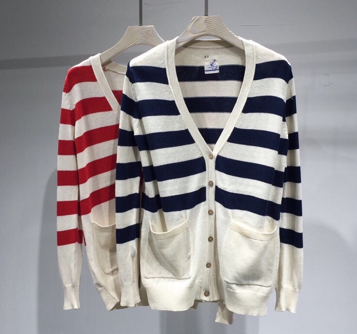 เสื้อคลุมไหมพรมลายทาง