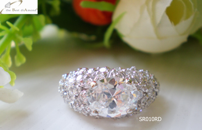 SR010RD แหวนเงินแท้ หรูหรา ดูไฮโซ ดูดีมากๆๆ เหมือนของจริงสุดๆๆ เพชรแวววาวระยิบระยับ เพชรตรงกลางเพชร CZ รูปไข่ 8*9 มม รับประกันความสวย