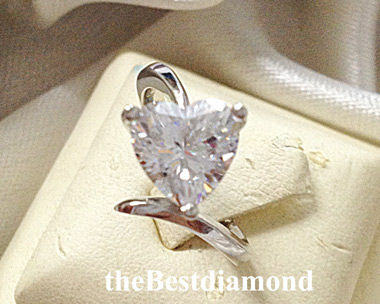 BR223RD+++แหวนชูเพชรหัวใจ ขนาด 3 กะรัต+++เรียบ หรูหรา สวยมากๆๆๆ เพชรแวววาว เหมือนจริงมากๆเล่นไฟสุดๆ ไม่ตกtrend เพชรแบบHeart&Arrow