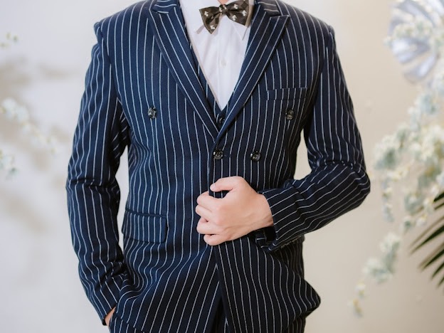 พร้อมเช่า ชุดสูทชาย สีกรมท่าลายทางเล็ก ** พร้อมเช่าไซส์ L , XL **