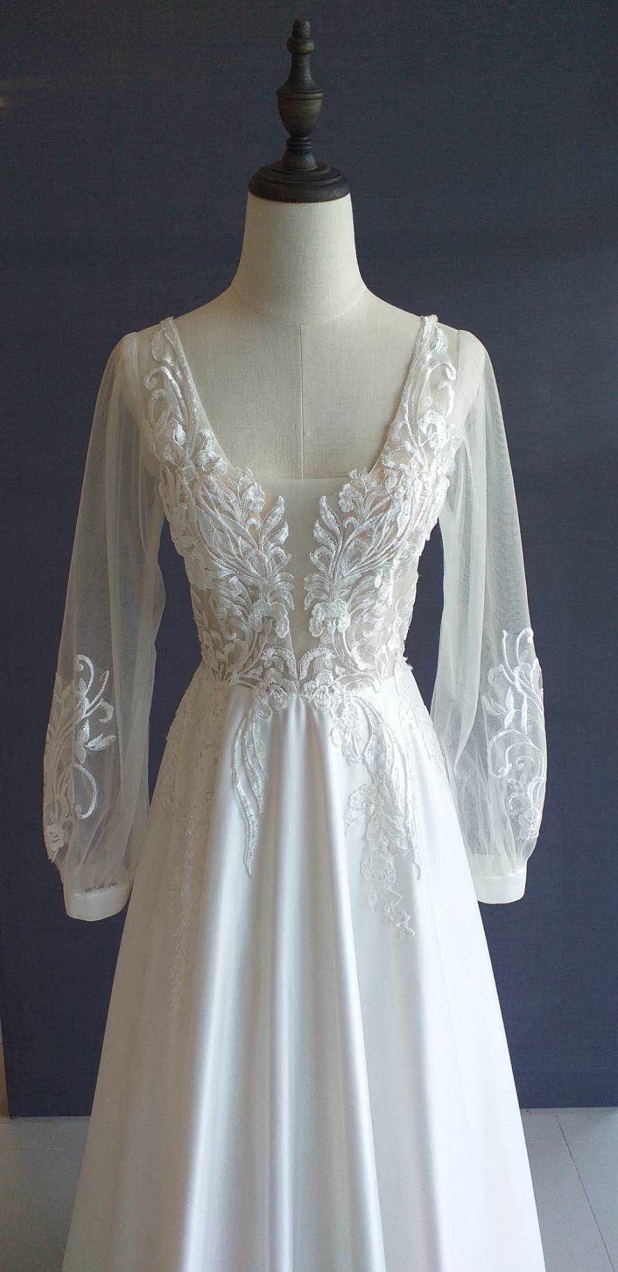 พร้อมเช่า ชุดแต่งงาน มินิมอล งานหมั้น แขนยาวแต่งลูกไม้