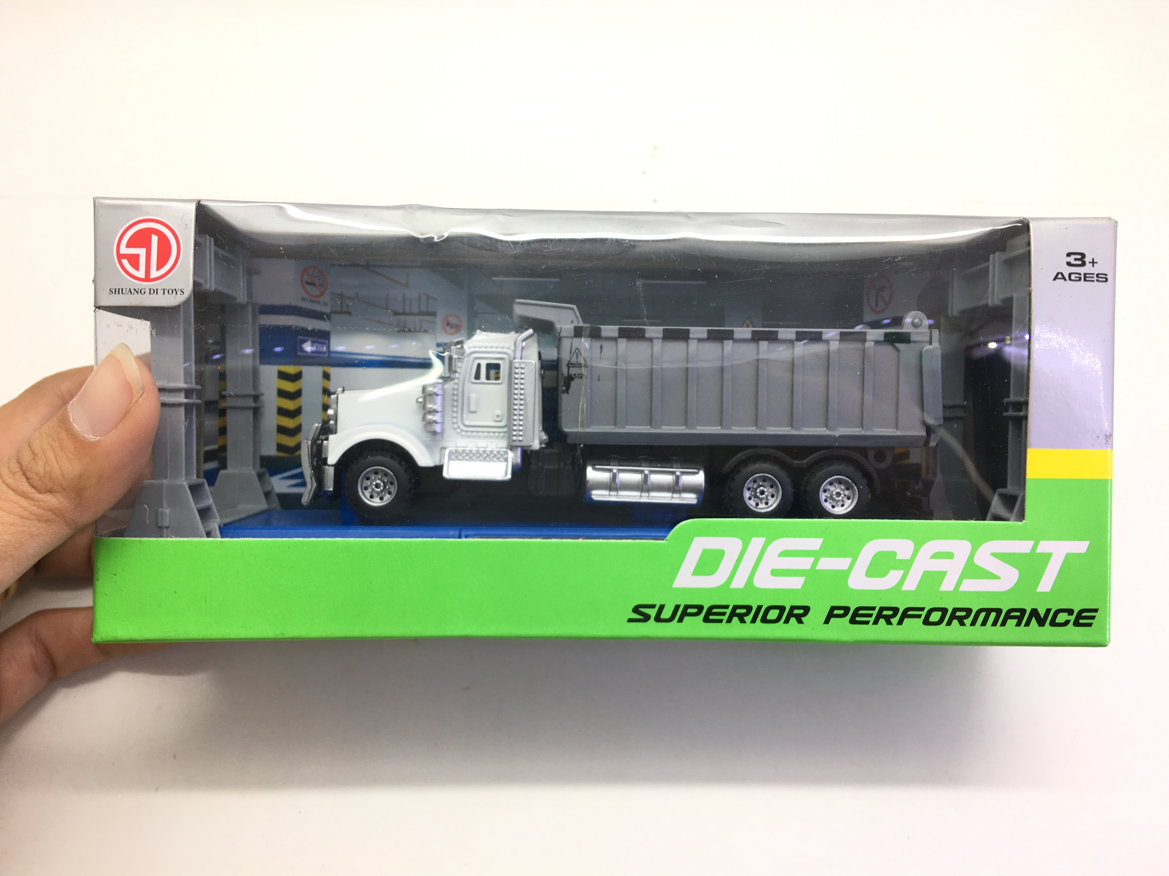 โมเดลบรรทุกพลาสติก อัตราส่วน 1:43