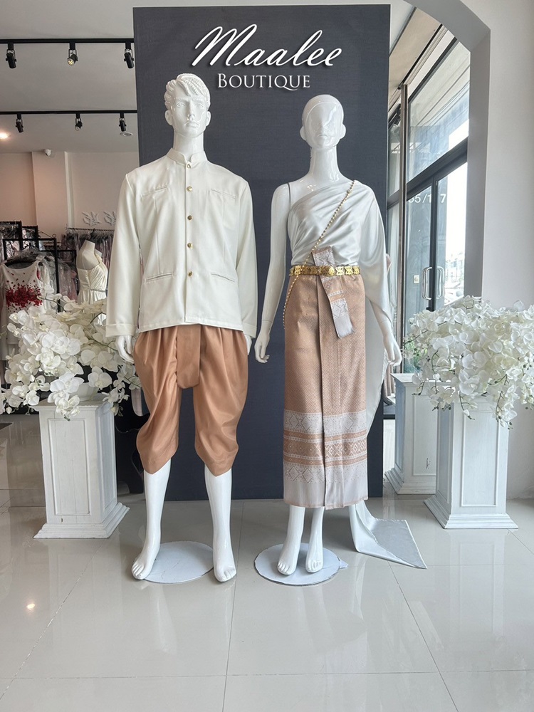 เช่า ชุดไทย ชุดเพื่อนเจ้าสาว ชุดไทยผ้าถุงสีเทาชาเงิน สไบสีเทาเงิน