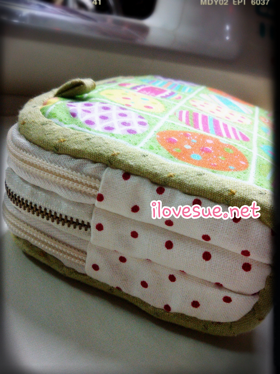 กระเป๋าสามช่อง ผ้าพิมพ์อเมริกา- สินค้าสั่งทำ แจ้งขนาดว่าต้องการใส่โทรศัพท์รุ่นอะไรนะคะ