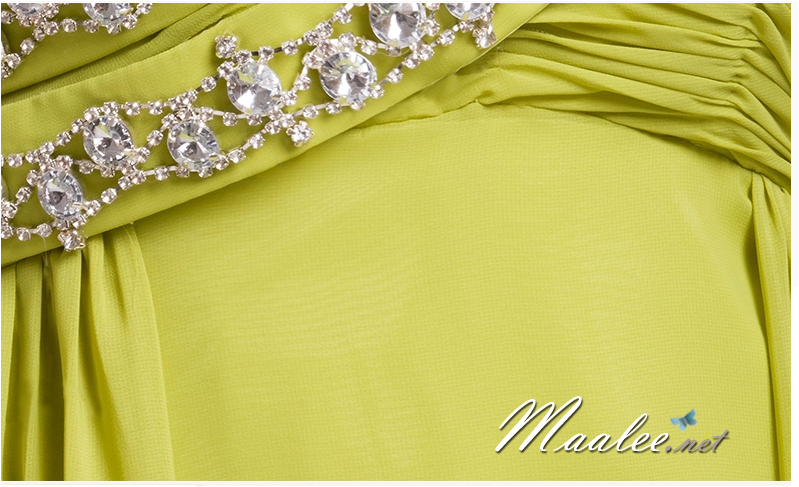 พร้อมเช่า ชุดราตรียาว สีเขียว แต่งเพรชช่วงอก