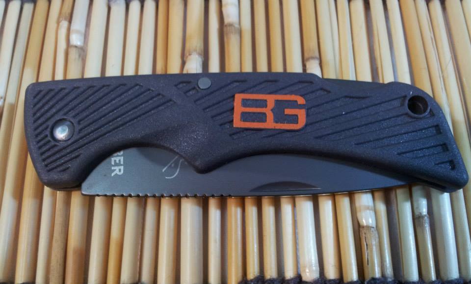 มีดพับ GERBER Bear Grylls Compact Scout (OEM) ใบหยัก