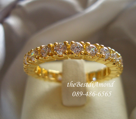 BR515+++แหวนแถวเพชรล้อมวง+++ดูดี มากๆๆๆ แหวนแถววงนี้สวยจริงๆนะคะ เป็นแหวนทรงที่ทันสมัยมากๆๆ ไม่มีout เลย สวยหรูด้วยเพชรล้อมรอบวง ฝังหนามเตยไม่ใหญ่มาก