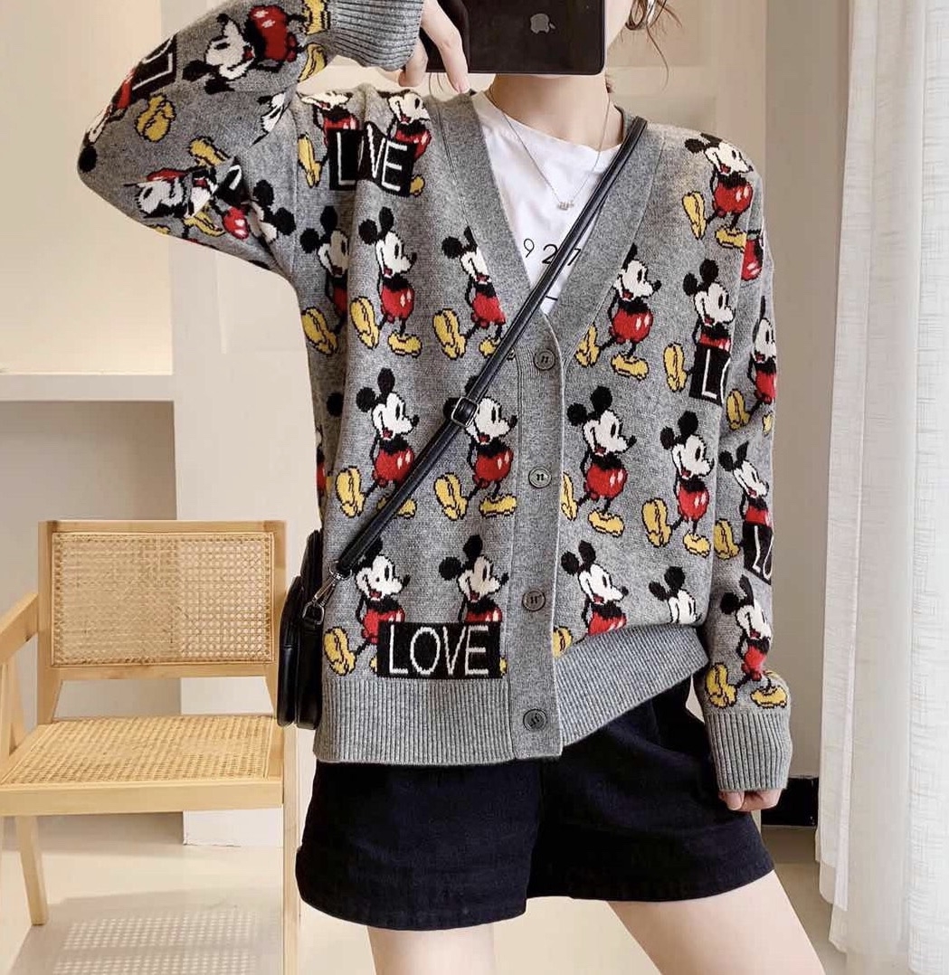 เสื้อคลุมไหมพรมลายมิ้กกี้