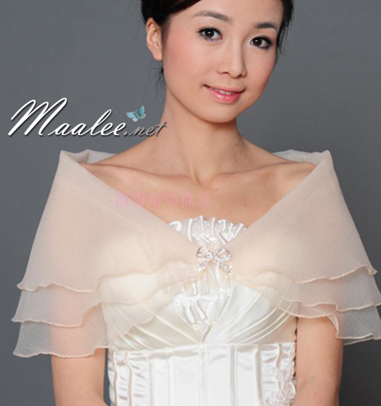 เสื้อคลุมชุดราตรี ผ้าแก้วออกันซ่า สีครีม พร้อมตะขอเพชรรูปโบว์