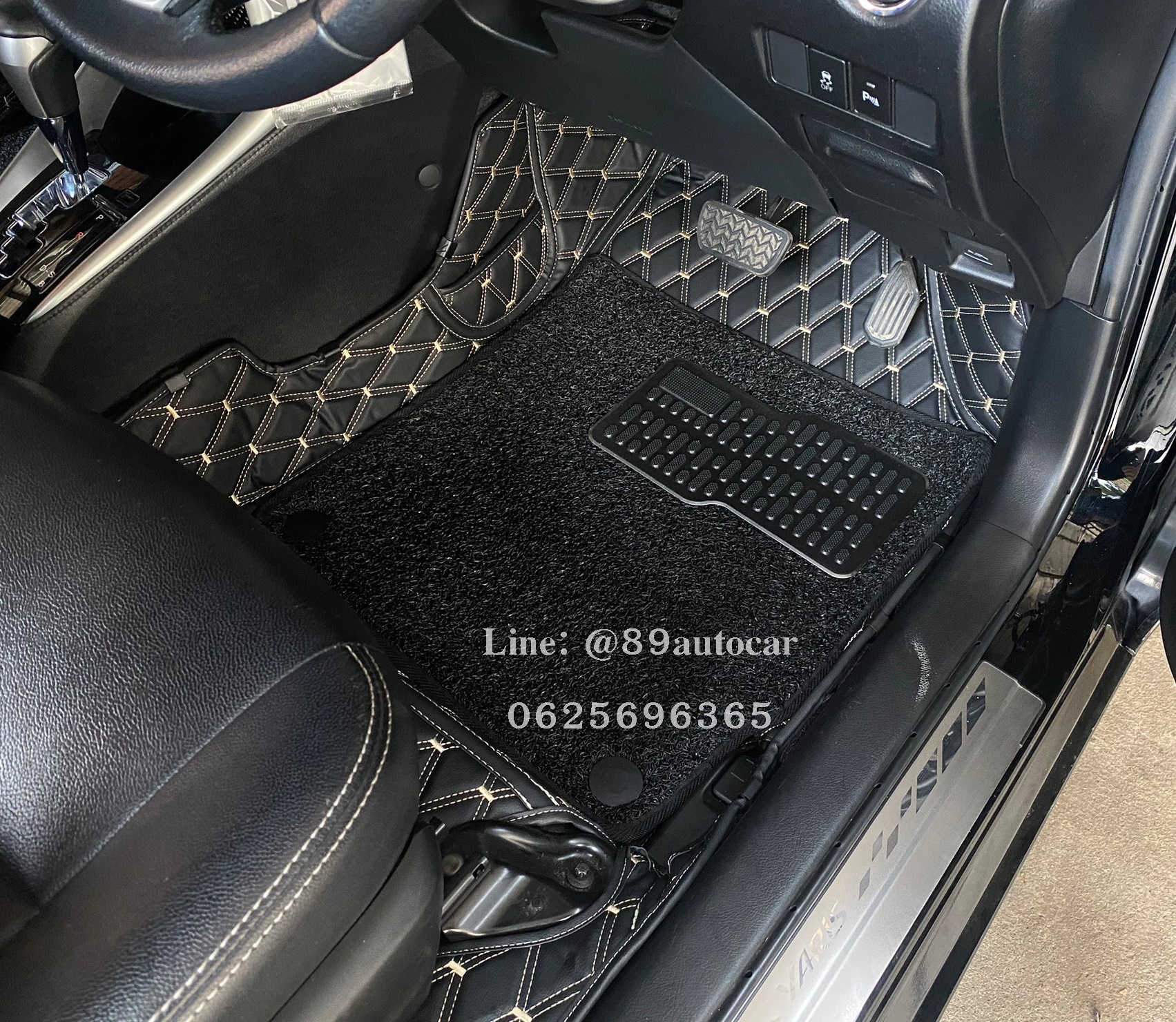 ขายพรมรถยนต์ Toyota Yaris 2022 ปูพรม7D สีดำด้ายทอง + ไวนิลดักฝุ่นสีดำ