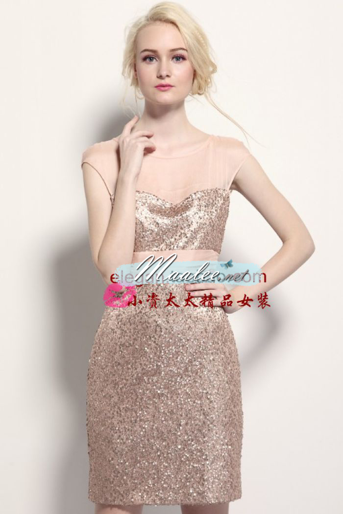 พร้อมเช่า ชุดราตรีสั้น ผ้าเนื้อ Glitter สีเงินสวย ช่วงบนผ้าโปร่งสี Nude