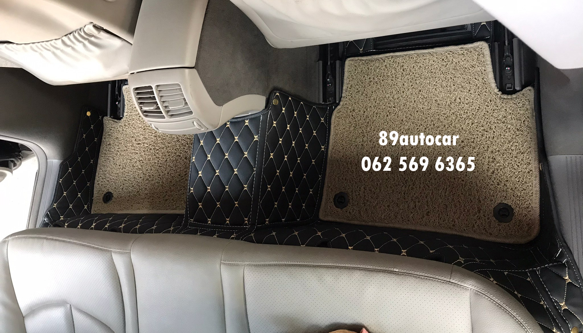 พรมรองพื้นรถยนต์ Benz E200 W211 ปูพรม7D สีดำด้ายทอง + ไวนิลสีครีม เข้ารูป