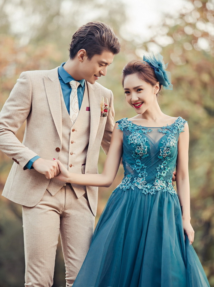 พร้อมเช่า ชุดสูทชาย ผ้าลินิน สีน้ำตาลอ่อน (พร้อมเสื้อกั๊ก)