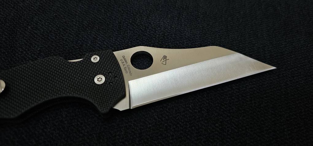 Spyderco YoJumbo Compression Lock Knife Black G-10 (4" Satin S30V)