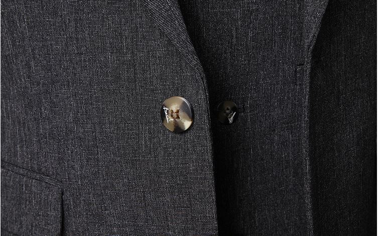 Pre-order ชุดสูทชาย เนื้อผ้าฟูเด้ง สีดำ (พร้อมเสื้อกั๊ก)