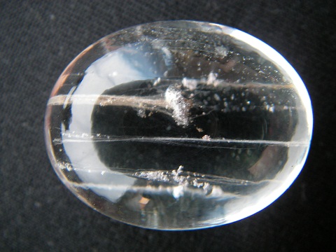 QU0019 QUARTZแก้วขนเหล็กสลักเสี้ยนลอยทั่วเม็ดเสริมเม็ดพระธาตุลอย กลางเม็ดแก้วด้วยเสน่ห์แห่งพระธาตุขนาดเม็ดแก้ว 20.22x26.19x14.00 mm.นน.52.53ct.ขายแล้ว