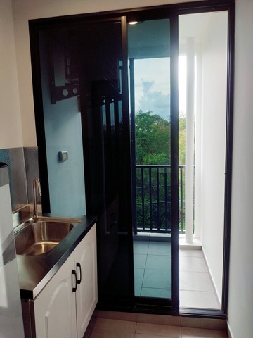 ให้เช่าคอนโด รีช พหลโยธิน 52 ชั้น 4 ห้อง 30 ตรม.ห้องมุม ตกแต่งใหม่ ใกล้ BTS สะพานใหม่