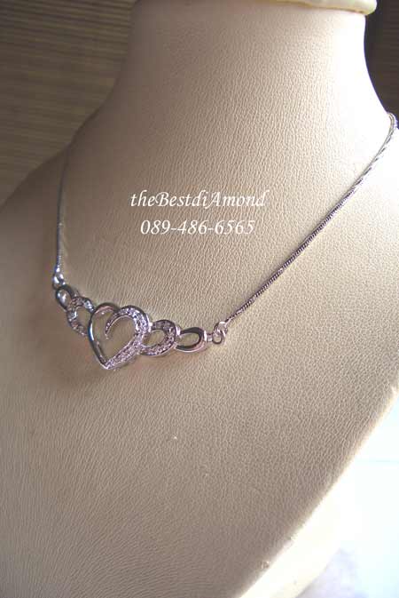 PL004RD===จี้พร้อมสร้อยหัวใจเกี่ยวรัก=== รูปแบบ สวย น่ารัก ไม่ใหญ่มาก ทันสมัย ใส่ติดคอได้ตลอด ไม่เวอร์ ดูวัยรุ่นดีค่ะ ฝังแบบจิกไข่ปลา